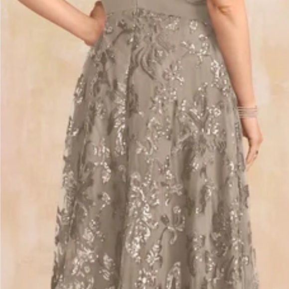 A-line V-Neck Floor-Length Lace Sequin Mother of the Bride Dress Taupe. - Picture 15 of 16